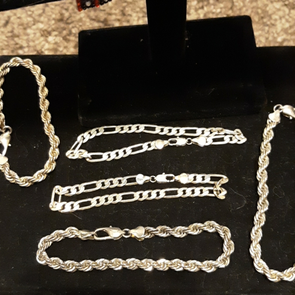 Assorted bracelets - Picture 3 of 4